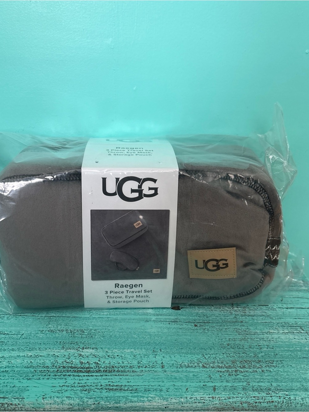 UGG Raegen Travel Set in Gray